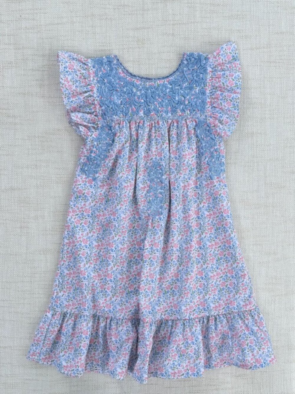 Six Honeybees Girls Embroidered Flutter Sleeve Puebla Dress Size 8